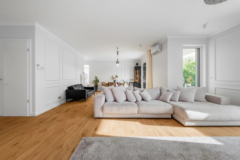 Moradia com 7 quarto(s) para venda em Luxembourg-Gasperich