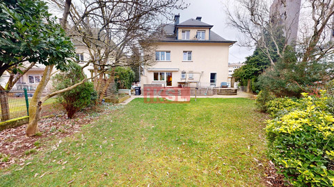 Escritório com 8 quarto(s) para venda em Differdange