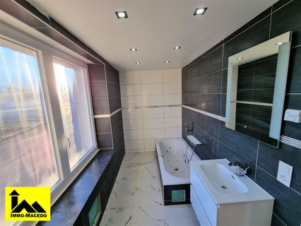 Duplex com 4 quarto(s) para venda em Bettendorf