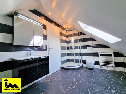 Duplex com 4 quarto(s) para venda em Bettendorf