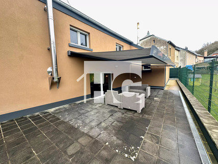 Moradia geminada com 4 quarto(s) para venda em Hobscheid