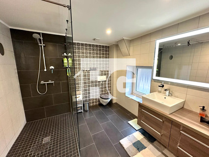 Moradia geminada com 4 quarto(s) para venda em Hobscheid