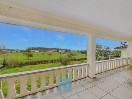 Moradia com 5 quarto(s) para venda em Meispelt