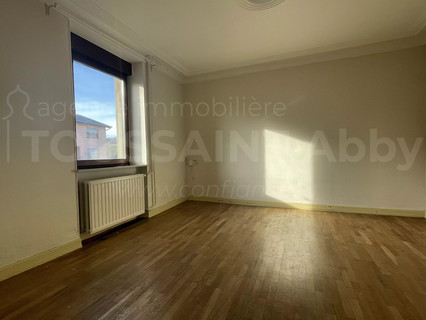 Moradia com 4 quarto(s) para venda em Pratz