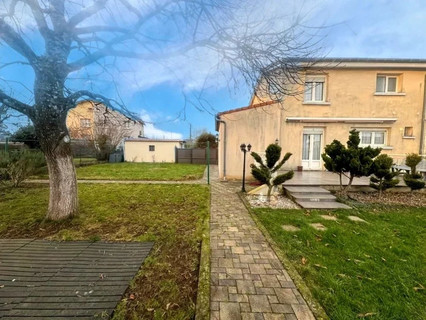 Casa de aldeia com 3 quarto(s) para venda em Longwy