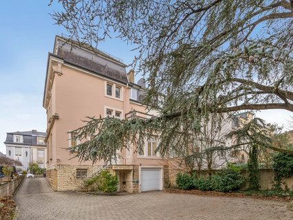Moradia geminada com 7 quarto(s) para venda em Luxembourg-Belair