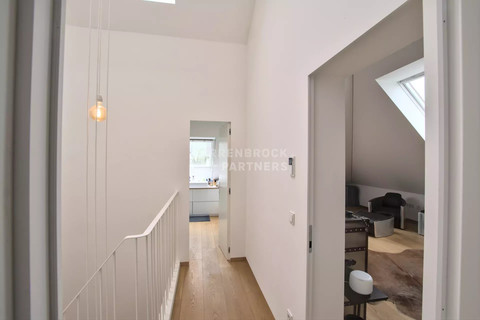Moradia geminada com 4 quarto(s) para alugar em Luxembourg-Merl