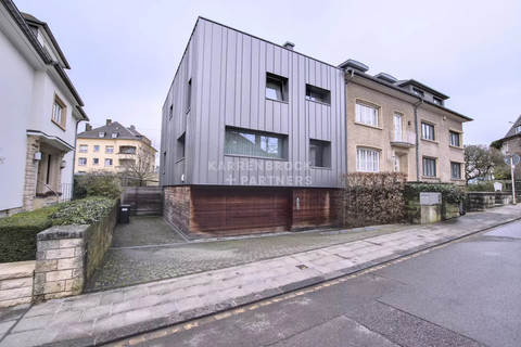 Moradia geminada com 4 quarto(s) para alugar em Luxembourg-Merl