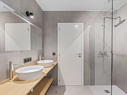 Moradia geminada com 4 quarto(s) para venda em Luxembourg-Neudorf