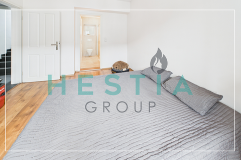 Casa geminada com 6 quarto(s) para venda em Flaxweiler