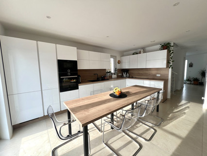 Semi-detached with 4 bedroom(s) to sell in Garnich