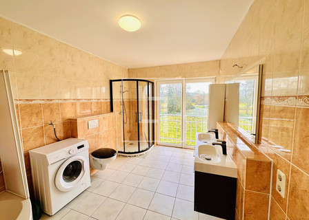 Casa de aldeia com 5 quarto(s) para venda em Perl