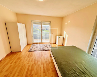 Casa de aldeia com 5 quarto(s) para venda em Perl