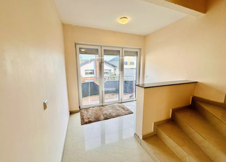 Casa de aldeia com 5 quarto(s) para venda em Perl