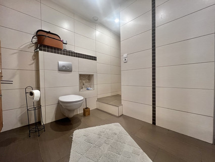 Moradia com 4 quarto(s) para venda em Assel