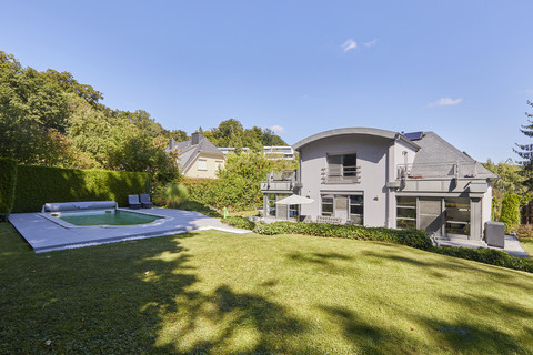 House with 4 bedroom(s) to sell in Schrassig