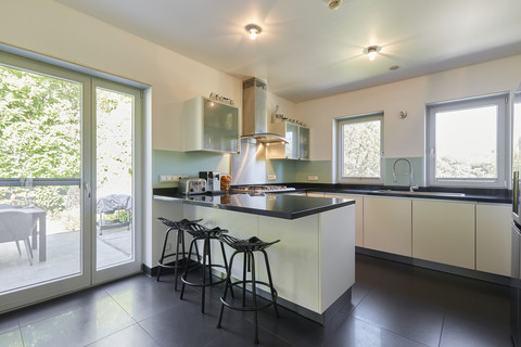 House with 4 bedroom(s) to sell in Schrassig
