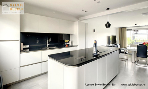 Moradia com 4 quarto(s) para venda em Hünsdorf