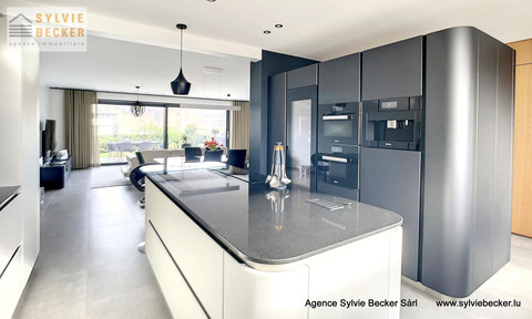 Moradia com 4 quarto(s) para venda em Hünsdorf