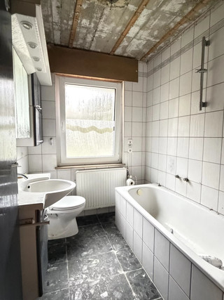 Moradia com 5 quarto(s) para venda em Eselborn