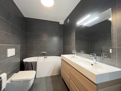 Moradia geminada com 4 quarto(s) para alugar em Mamer