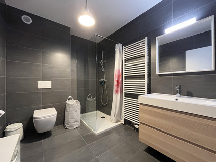 Moradia geminada com 4 quarto(s) para alugar em Mamer