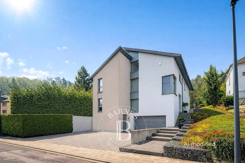 Moradia com 4 quarto(s) para venda em Lamadelaine