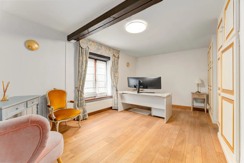 Casa de aldeia com 7 quarto(s) para venda em Senningen