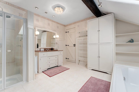 Casa de aldeia com 7 quarto(s) para venda em Senningen