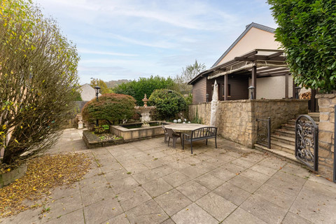 Casa de aldeia com 7 quarto(s) para venda em Senningen