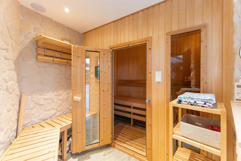 Casa de aldeia com 7 quarto(s) para venda em Senningen