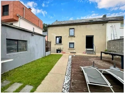 Moradia geminada com 4 quarto(s) para venda em Rumelange