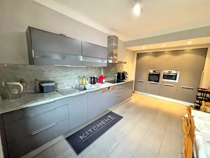 Moradia geminada com 4 quarto(s) para venda em Rumelange