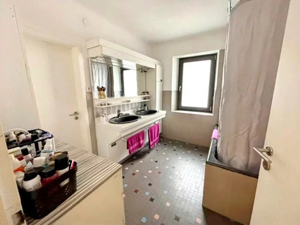 Moradia geminada com 4 quarto(s) para venda em Rumelange