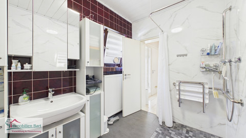 Moradia com 4  quarto(s) para venda em Greimerath