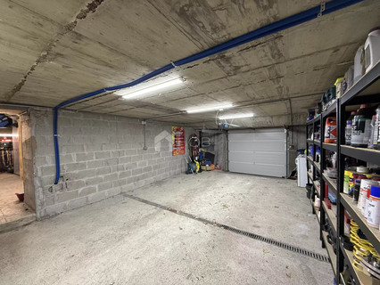 House with 6 bedroom(s) to sell in Basbellain