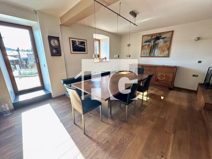 Moradia com 6 quarto(s) para venda em Hobscheid