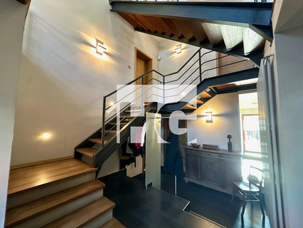 Moradia com 6 quarto(s) para venda em Hobscheid