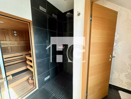 Moradia com 6 quarto(s) para venda em Hobscheid