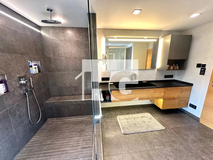 Moradia com 6 quarto(s) para venda em Hobscheid