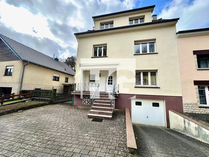 Moradia com 3 quarto(s) para venda em Eischen