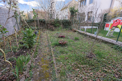 Moradia com 4 quarto(s) para venda em Luxembourg-Merl