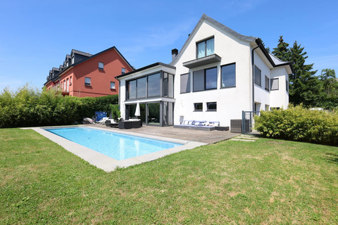 Villa 5 chambre(s) à vendre à Ehlange