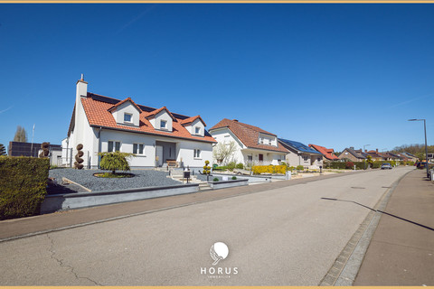 Moradia individual com 4 quarto(s) para venda em Hautcharage