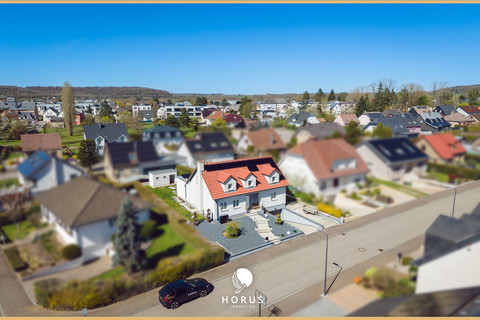 Moradia individual com 4 quarto(s) para venda em Hautcharage