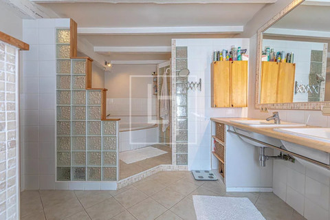House with 7 bedroom(s) to sell in Schrassig