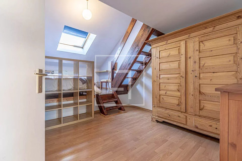 House with 7 bedroom(s) to sell in Schrassig