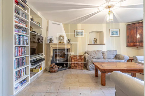 House with 7 bedroom(s) to sell in Schrassig