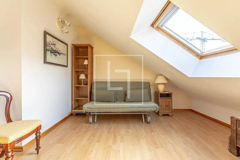 House with 7 bedroom(s) to sell in Schrassig