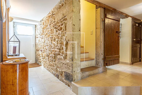 House with 7 bedroom(s) to sell in Schrassig